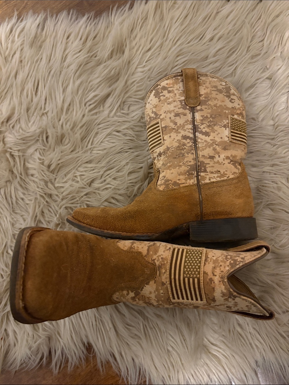 Aritat Tan Suede Ankle Booties with Desert Camo and Flag Detail Sz 4 Kids